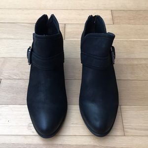 Steve Madden black ankle booties NEW